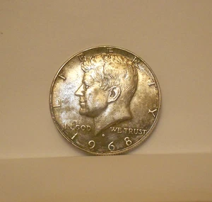 1968 D Kennedy Hald Dollar mit dunkler Tönung, Eye Appeal - Bild 1 von 4