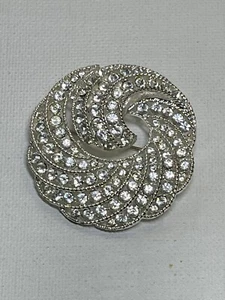 VINTAGE NAPIER SIGNED RHINESTONE BROOCH PIN SWIRL PAVE CIRCLE WREATH DIAMANTE - Picture 1 of 9