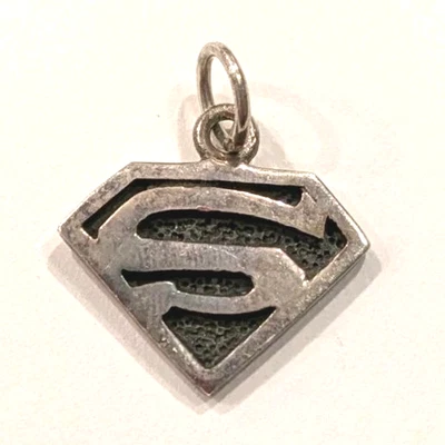 Raro colgante de plata de ley 925 con símbolo de Superman S Foto 1 de 3