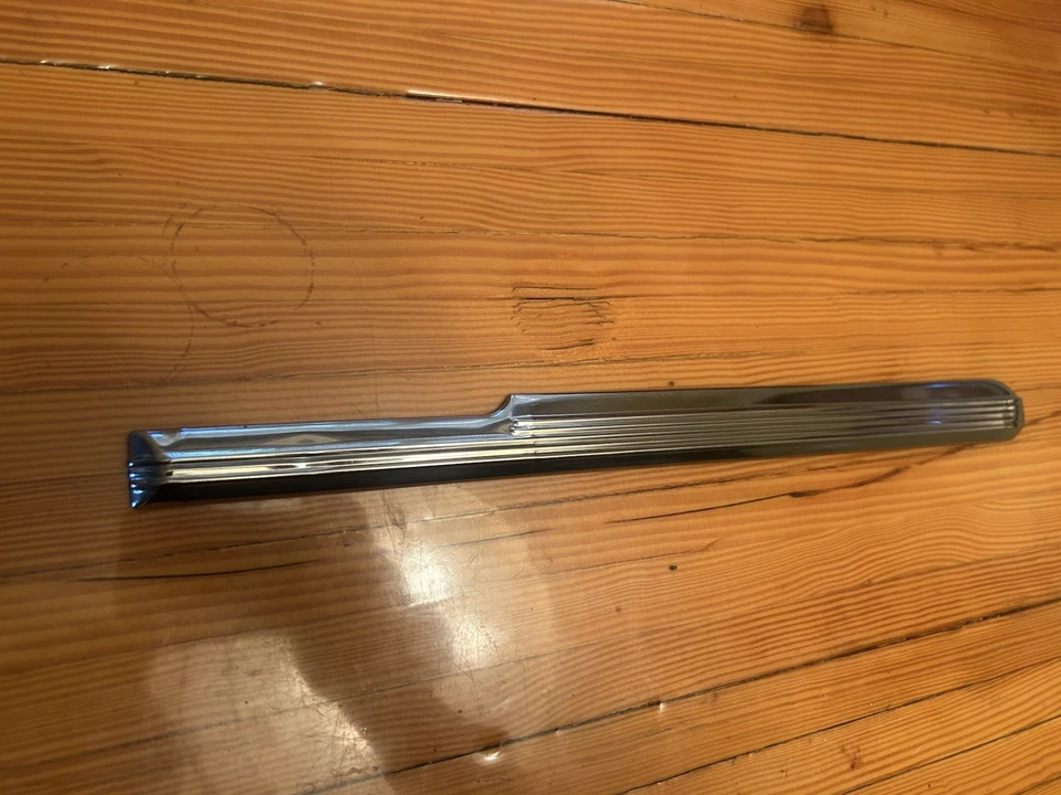 1942 1946 1947 1948 Chevrolet Fleetline Moulding Passenger Front Fender - Image 1 of 4