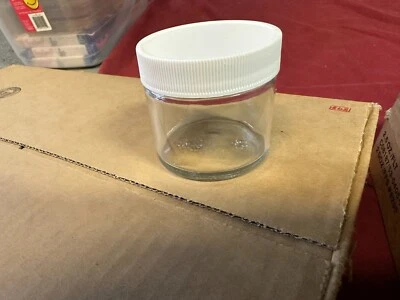 Tarro de vidrio transparente de pedernal de 2,5 OZ con tapas blancas, 24 en estuche - NUEVO Foto 1 de 3