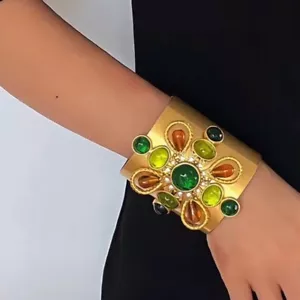 Spilla bracciale vetro ottone europeo e americano vintage - Foto 1 di 13