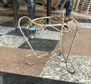 RARE OLD VINTAGE HANDMADE RUSTIC WHITE WROUGHT IRON FLOWER POT / PLANT STAND, - Picture 1 of 14