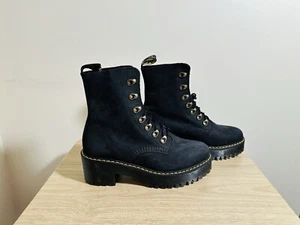 Dr. Martens Leona lace up nubuck leather heeled boots black NWOB size 8 - Picture 1 of 5
