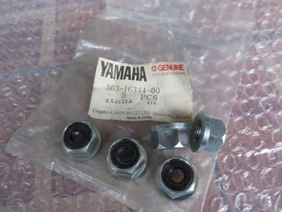 YAMAHA DT100 DT175 DT250DT360 DT400 MX250 SC500 TY250 YZ125 TUERCA DE EMBRAGUE GENUINA  Foto 1 de 3