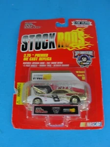 1998 Racing Champions Stock Varillas Circuito Ciudad '68 Camaro Oro #81 1 0F - Imagen 1 de 4