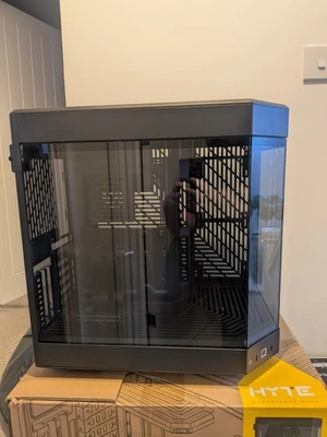 HYTE Y60 Mid Tower Case - Black - Image 1 of 4
