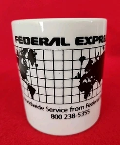 Taza de café coleccionable vintage Federal Express (FedEx) Courier Route Truck - Imagen 1 de 9