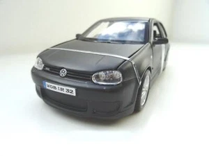 Volkswagen VW Golf 4 R32 Auto Modelo Negro Mate En 1:24 De Maisto 31290 Nuevo - Imagen 1 de 5