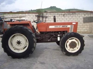 Manuale ricambi trattore Fiat 666 e 666dt - Foto 1 di 2