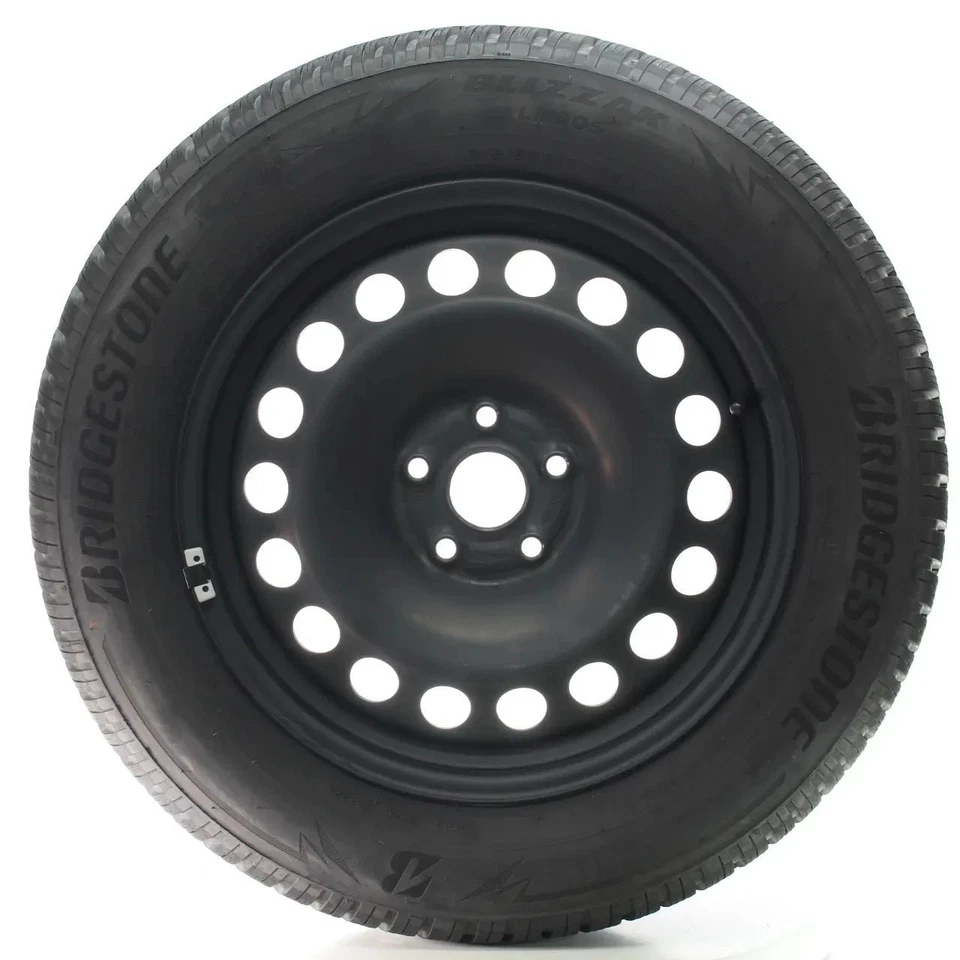 Audi Q3 F3B VW Tiguan AD1 Winterräder Bridgestone 215/65R17 DOT22 5QF601027J/K - Bild 1 von 4