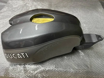 Raro tanque de combustible Ducati Sportclassic Sports Classic GT1000 Spokura plateado Foto 1 de 4