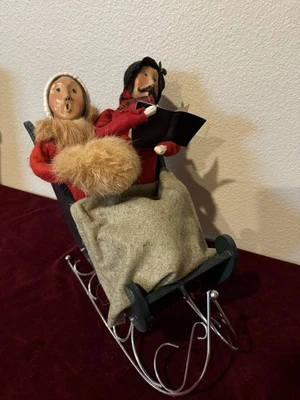 Byers Choice Carolers Couple in Sleigh, 1995 - Image 1 of 4