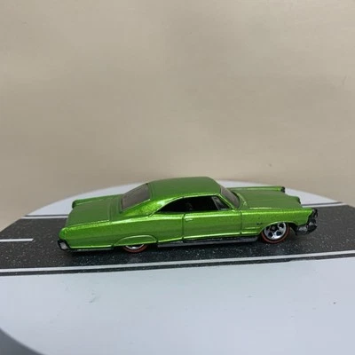 Pontiac Bonneville 2005 Hot Wheels Red Lines #99 verde con cromo RL-5sp 4/5 1:64  Foto 1 de 4