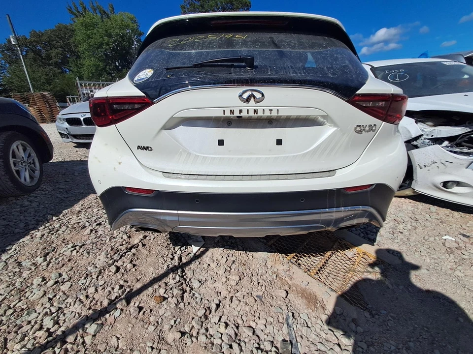 (LOCAL PICKUP ONLY) Rear Bumper AWD With Park Assist Fits 17-19 INFINITI QX30 25 - Изображение 1 из 4