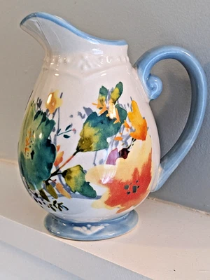 "Mini jarra floral de sauce Pioneer Woman 11,4 OZ crema leche gres 5,25"" T" Foto 1 de 4