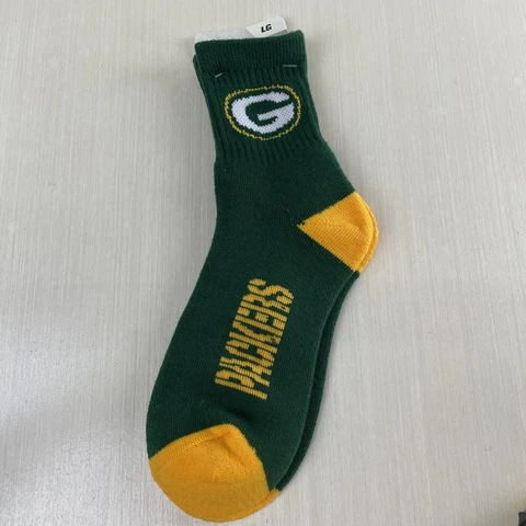 Green Bay Packer Crew Socks Pair Men’s Size 10-13 NFL Football Cover