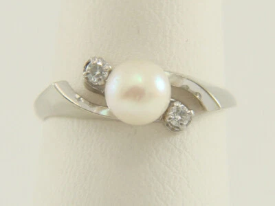 14K White Gold Cultured Pearl and Natural Diamond Ring Size 7 - Image 1 of 4