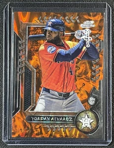 YORDAN ALVAREZ 2024 TOPPS CROMO CÓSMICO X CACTUS JACK #37 REFRACTOR NARANJA 14/25 - Imagen 1 de 2