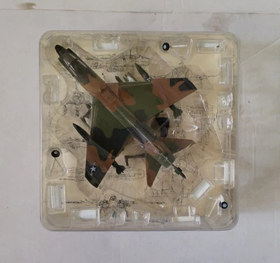 MODELO DE AVIÓN DE COMBATE FUNDIDO A PRESIÓN 1/72 COMPRADO A-7P CORSAIR II (ESTADOS UNIDOS), ALTAYA Foto 1 de 4