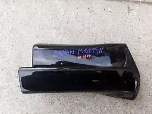 ASTON MARTIN DBX PASSENGER LOWER MOULDING Fender OEM NY83-16334-AA - Picture 1 of 9