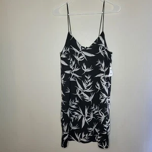 Charlotte Russe abito slip mini nero e bianco XS stampa foglia spalline svasate resort - Foto 1 di 12