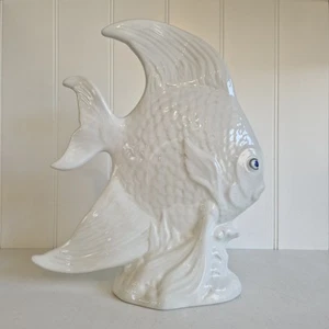 Adorno grande vintage de cerámica blanca pez ángel pez ángel - 33 cm de alto *DEFECTO* - Imagen 1 de 16