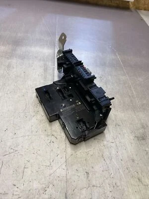 Mercedes Benz W204 C-Class Centralina 2049005601 - Immagine 1 di 3