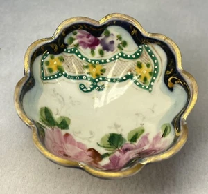 Plato de baratija festoneado con patas pintado a mano vintage con cuentas de oro cobalto 3" Japón - Imagen 1 de 12