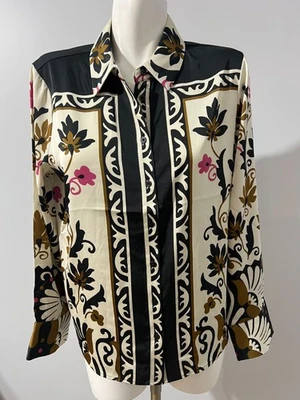 Blusa de mujer Rachel Zoe mediana satinada con botones crema negra floral Foto 1 de 4