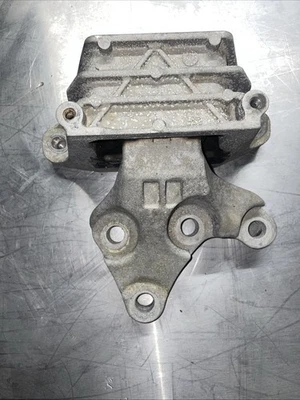 2018-2022 gmc terrain 2.0 Transmission mount - Image 1 of 4