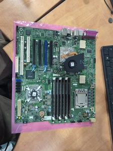 Placa madre de servidor Dell 0D883F Precision T5500 con 6 GB de RAM y CPU Intel E5530  - Imagen 1 de 13
