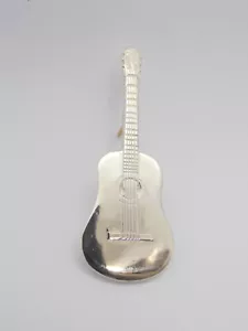 Chitarra : Spilla da giacca in Argento 925 - Musica Musicista Strumenti Musicali - Picture 1 of 7
