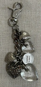Vintage 90er Kathy Van Zeeland silberfarben Metall Handtasche Anhänger ACRYLHERZEN Clip Y2K - Bild 1 von 7