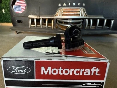 (1) NEW OEM F2GT-1A189-AB TIRE PRESSURE SENSOR 2015-2018 F-150, EDGE, MUSTANG - Image 1 of 4