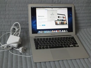 MacBook Air 13" (mi-2011) - Core i5 1.7 GHz 128Go SSD - 4Go RAM - AZERTY - Photo 1/5