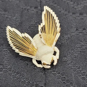 VINTAGE 70s MONET Bee Brooch in White & Gold Tone Insect  - Picture 1 of 3