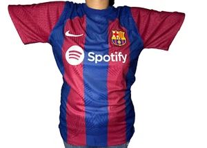 Hombre Barcelona Extra Slim Fit 2024 Talla XL Versión Jugador Local - Imagen 1 de 5