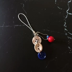 Handcrafted Phone Charm Multi-Color Button & Bead Personalized Lucky Idea Gift - Zdjęcie 1 z 4