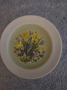 Watersmeet Studio Countryside in Relief Ken Norris Daffodil & Crocus 5" Plaque - Picture 1 of 2