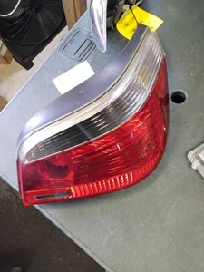 Luz trasera derecha pasajero lente roja y transparente para BMW 525i 2004-2007  - Imagen 1 de 5