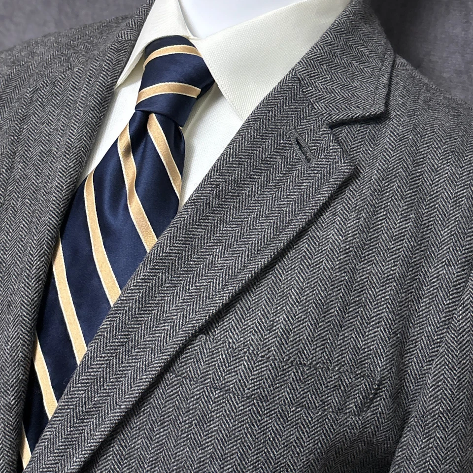 Vintage Gap Sport Coat M Gray Wool Herringbone Tweed Blazer Classic Casual 40R - Image 1 of 4