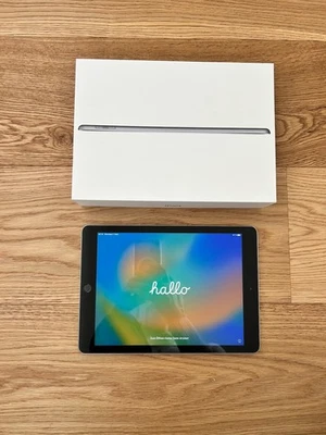 Apple iPad - 5. Gen. 32GB Wi-Fi Space Grau Top Zustand ohne Ladekabel - Bild 1 von 4