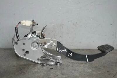 Pedal de freno híbrido Toyota Yaris 89510-33020 Yaris 1.5 2013 Foto 1 de 4