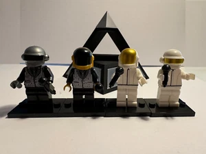 Pyramide Daft Punk custom LEGO Coachella live 2006 (disponible) - Foto 1 di 10