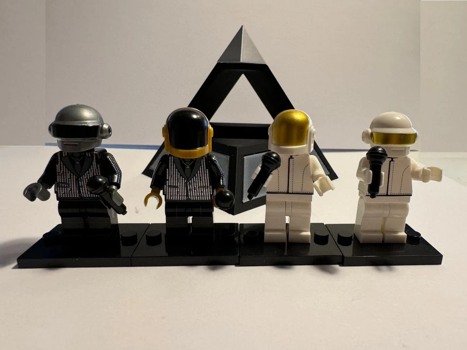 Pyramide Daft Punk custom LEGO Coachella live 2006 (disponible) - Bild 1 von 4