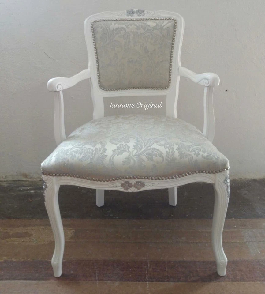  POLTRONA  POLTRONCINA   IMBOTTITA COLORE BIANCO  E ARGENTO - Immagine 1 di 1