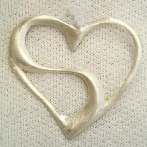 925 Silver Brooch with Initial "S" Heart Shape Satin Finish - Picture 1 of 2