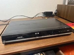 Toshiba D-KR10 DVD Video HDMI Recorder Player 1080p funktionstüchtig - Bild 1 von 6