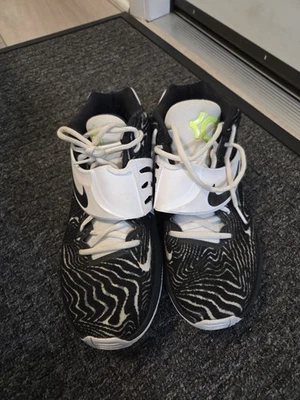 Kevin Durant Nike KD 14 TB Black White VOLT basketball - size 9 pre owned - Image 1 of 4